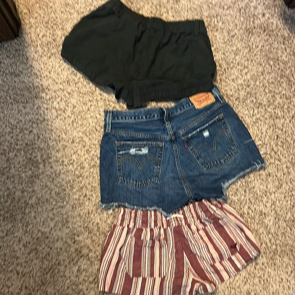 4 pairs of Shortie shorts! Levi’s Aerie Roxy lot - Picture 2 of 4